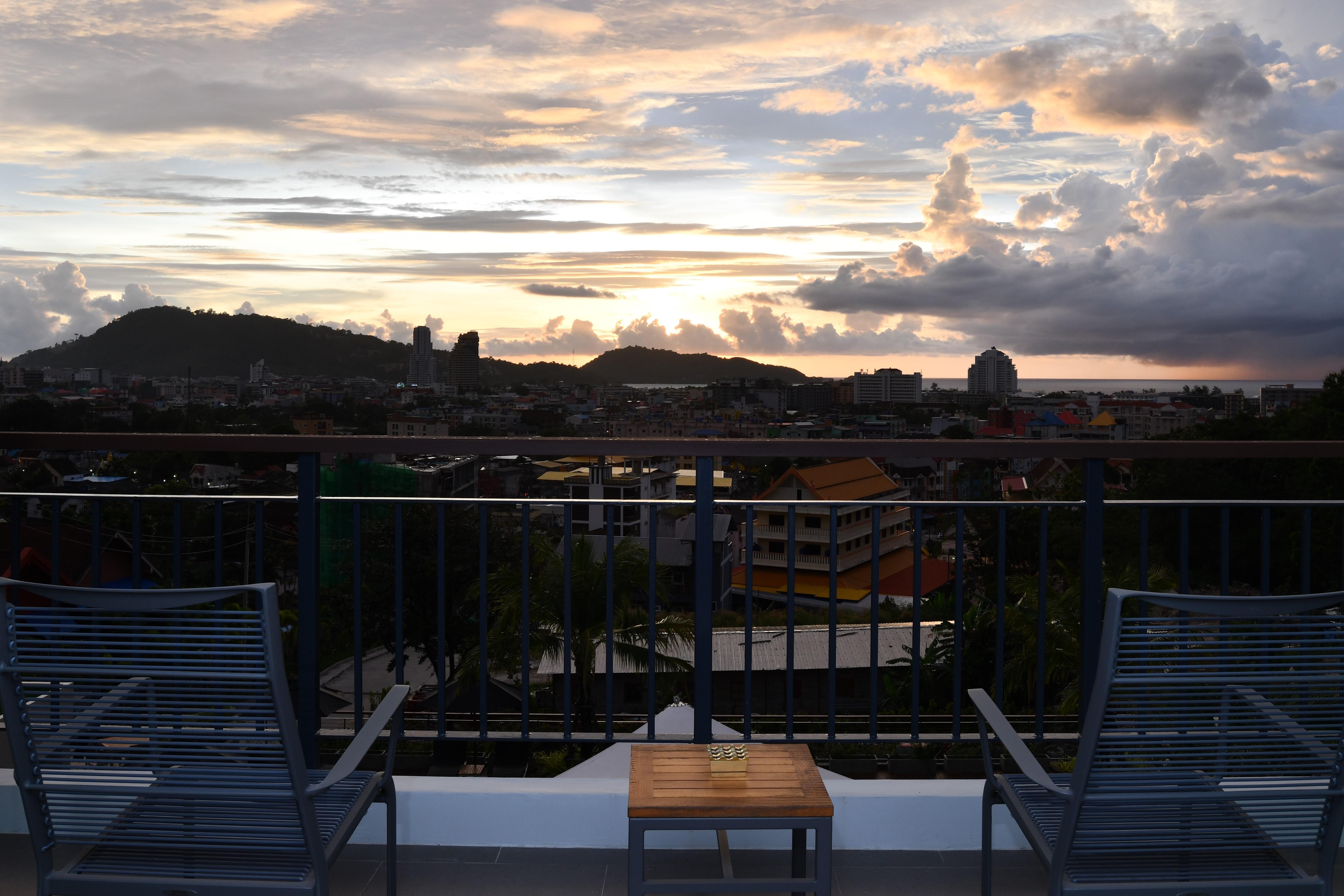 Skyview Resort Phuket Patong Beach Εξωτερικό φωτογραφία Sunset at the University of the West Indies Cave Hill Campus