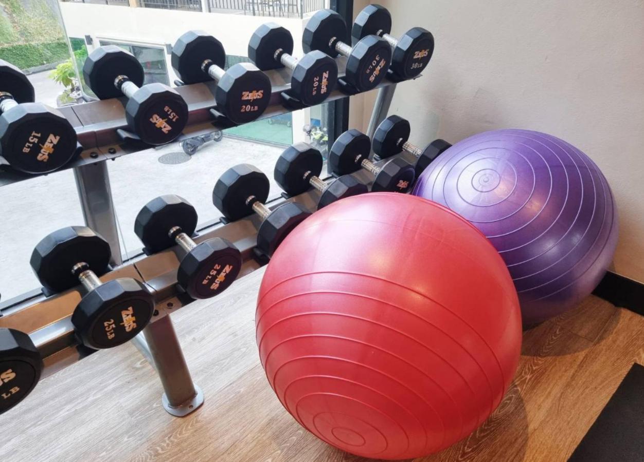 Skyview Resort Phuket Patong Beach Εξωτερικό φωτογραφία Dumbbells and exercise balls