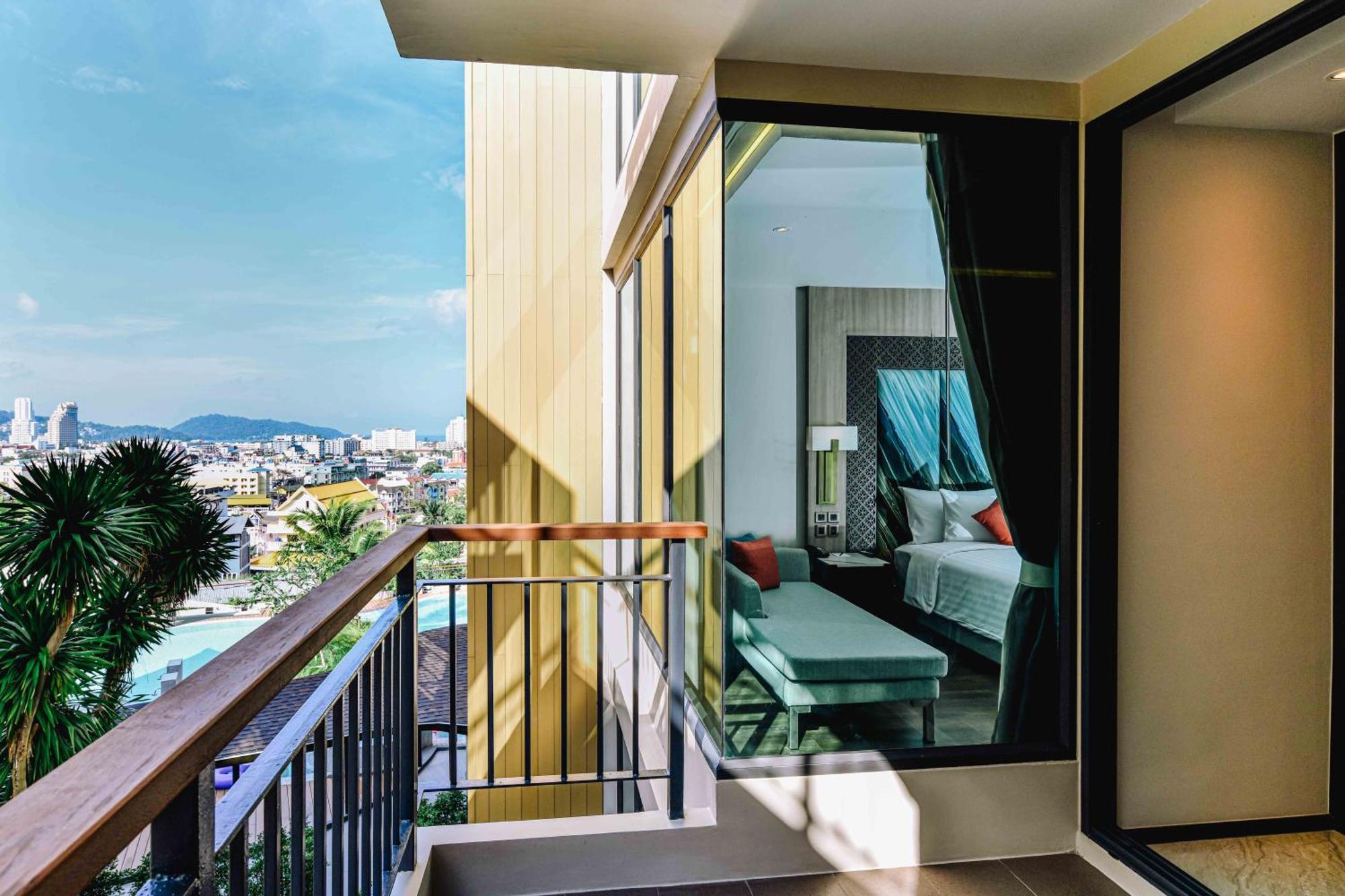 Skyview Resort Phuket Patong Beach Εξωτερικό φωτογραφία Deluxe Room with balcony