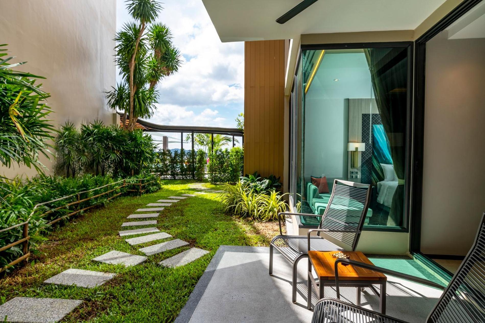 Skyview Resort Phuket Patong Beach Εξωτερικό φωτογραφία A private garden at a hotel in Thailand